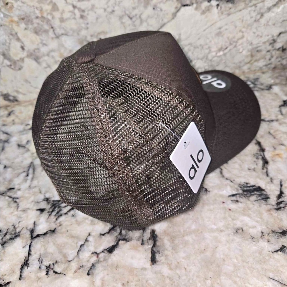 Alo Yoga | District Trucker Hat Stealth brown new cap baseball - Picture 2 of 2